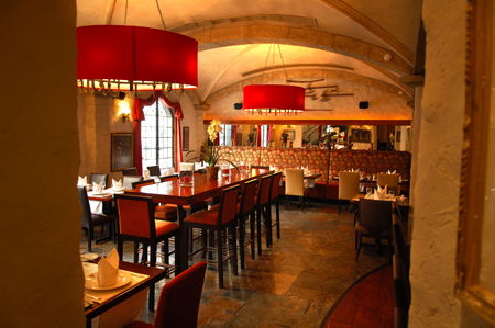 صورة Camelot Restaurant and Lounge