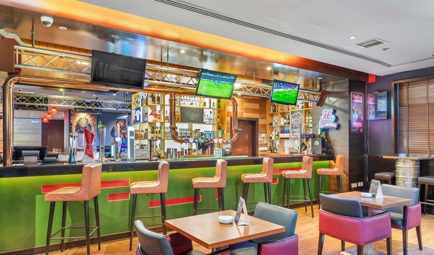 The Huddle Sports Bar & Grill Barsha image